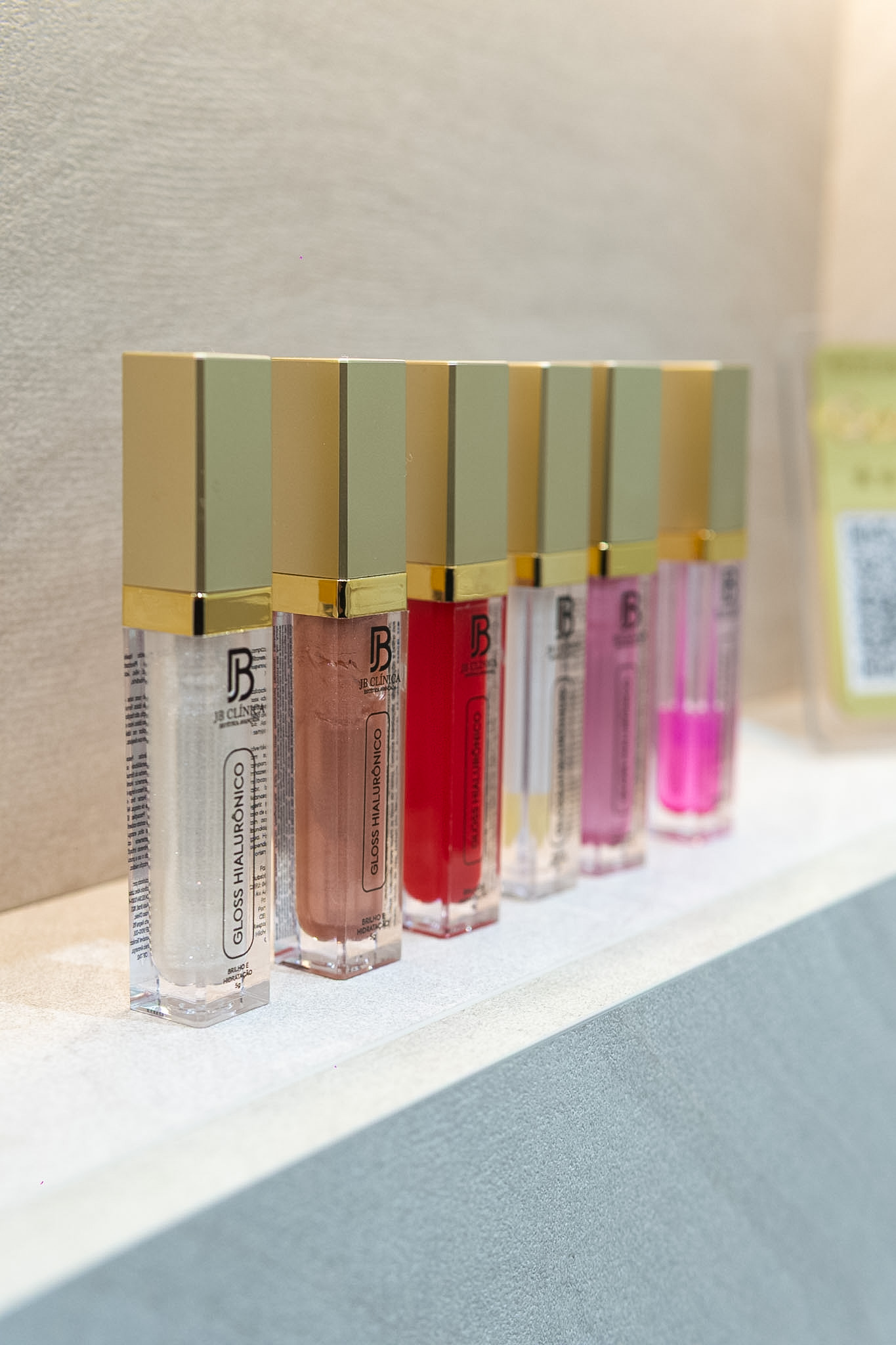 Linha de gloss labial JB Clínica